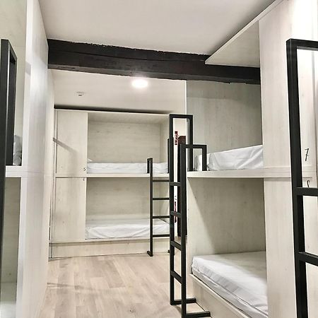 Quartier Leon Hostel Jabalquinto Екстер'єр фото