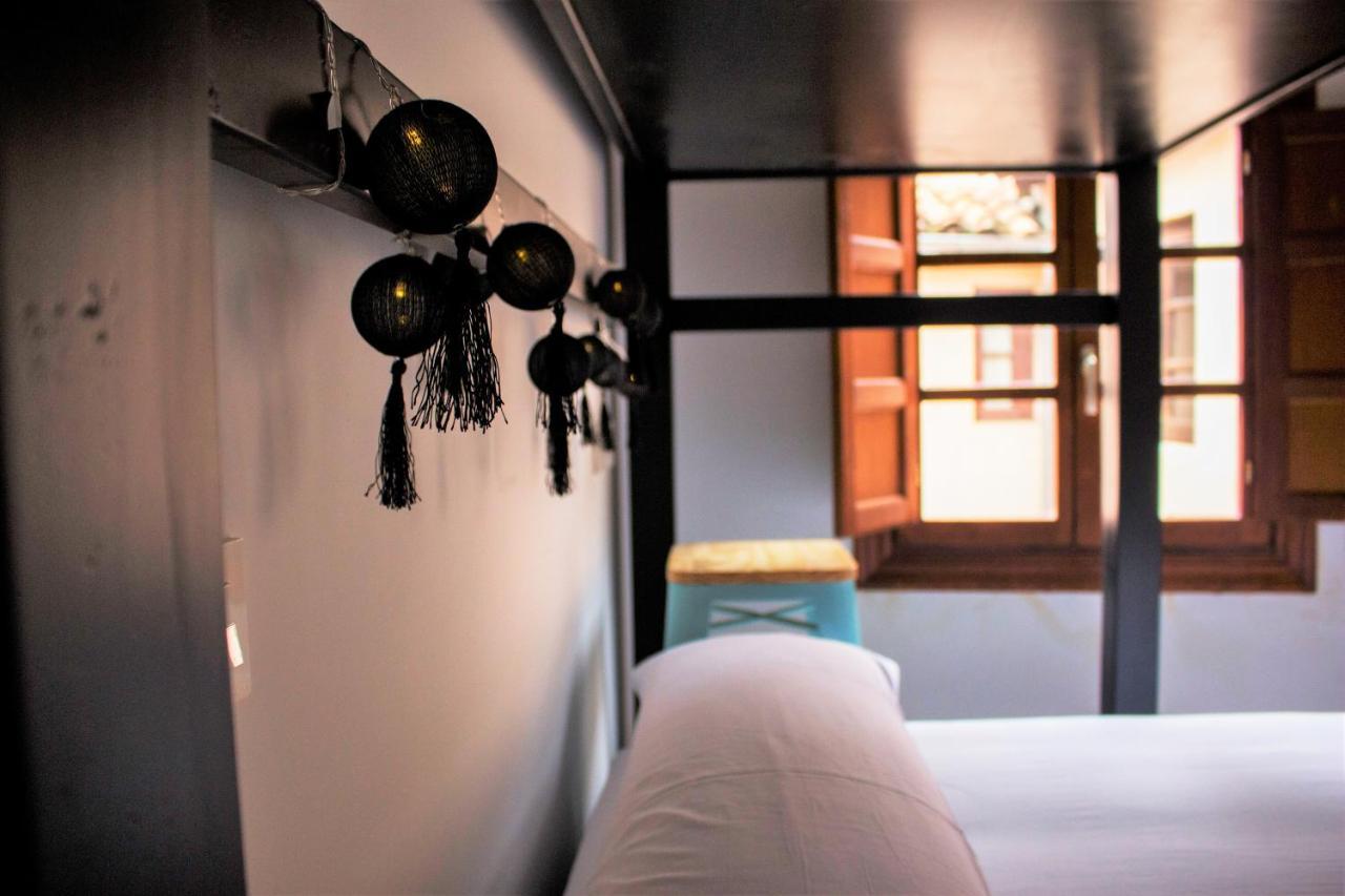 Quartier Leon Hostel Jabalquinto Екстер'єр фото