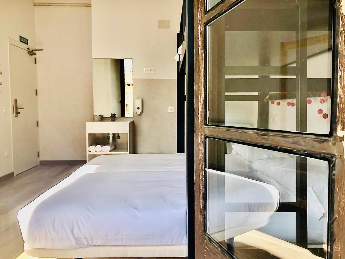 Quartier Leon Hostel Jabalquinto Екстер'єр фото