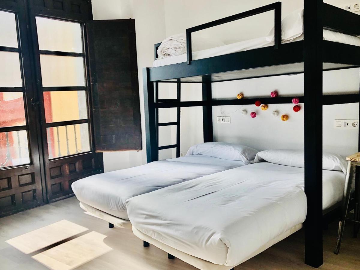 Quartier Leon Hostel Jabalquinto Екстер'єр фото