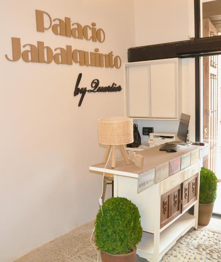 Quartier Leon Hostel Jabalquinto Екстер'єр фото