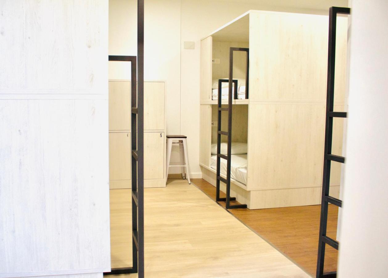 Quartier Leon Hostel Jabalquinto Екстер'єр фото