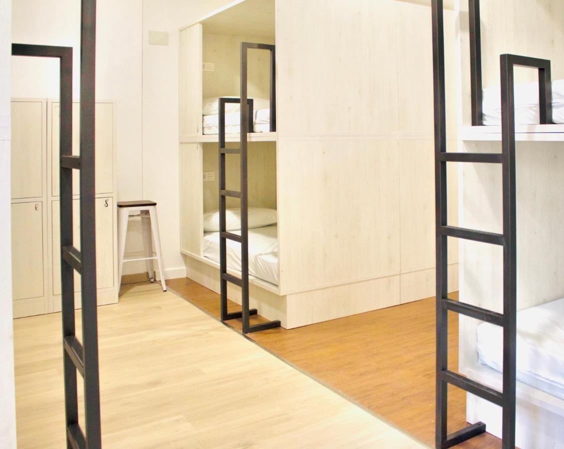 Quartier Leon Hostel Jabalquinto Екстер'єр фото