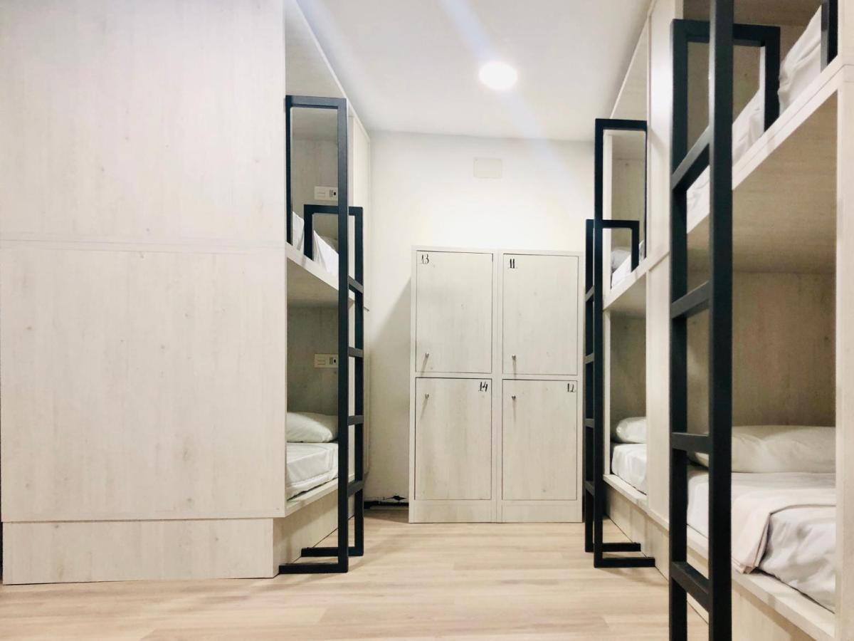 Quartier Leon Hostel Jabalquinto Екстер'єр фото